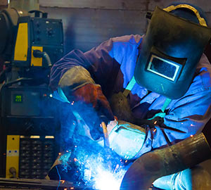 Corte de hierro y acero en Almería, El Ejido, Níjar