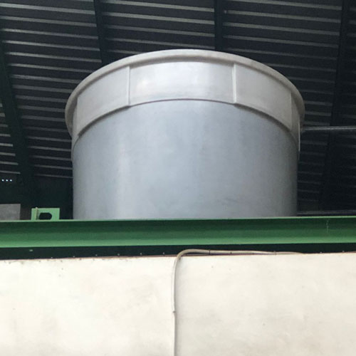 Tanques de recogida de agua de lluvia.